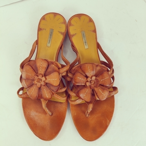 Max Studio Strappy Leather Flower Flat Sandal Flip Flop Slippers Brown Sz 7.5 - Picture 3 of 11